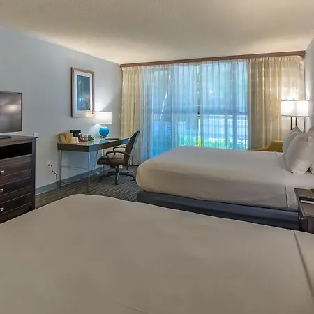 Sawgrass Grand Hotel And Suites Sports Complex-2