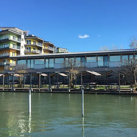 Calypso Lakeside Rooms & Lux Apartments-2