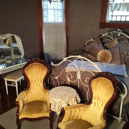 1884 Wildwood Bed And Breakfast Inn-2