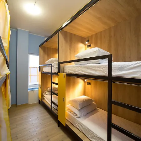 Hotel Bee Station-3