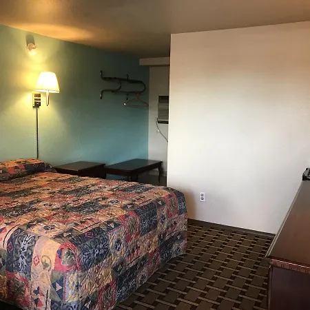 Hwy Express Inn & Suites-3