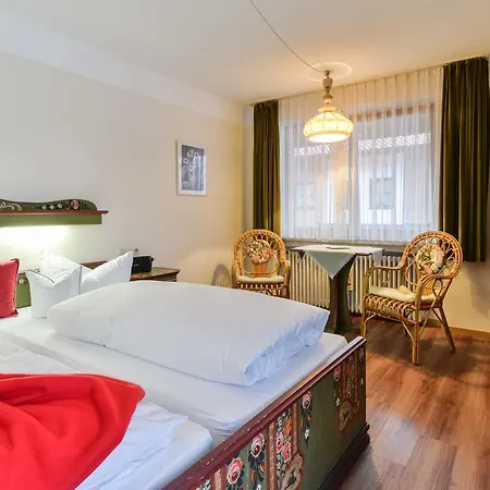Ferienhotel Hahn Garni-2