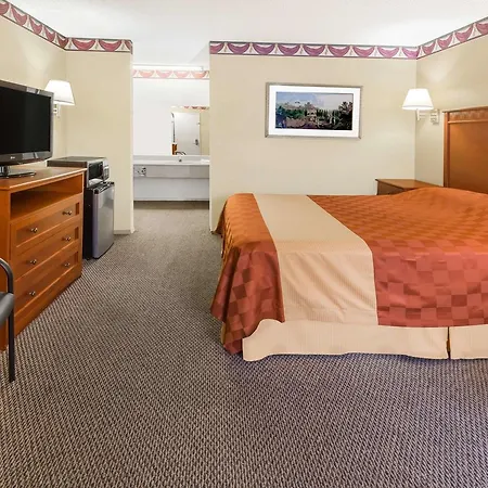 Knights Inn Ontario-2