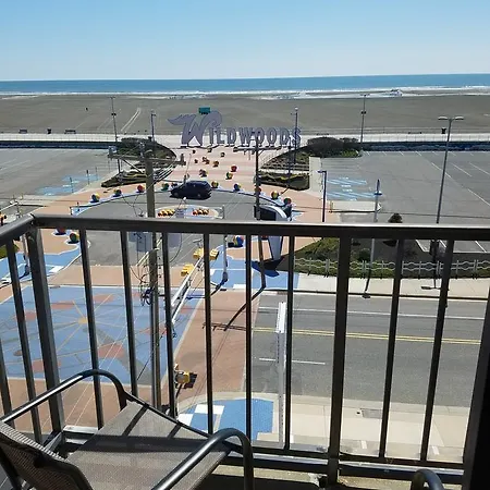 Newport Beach Resort-2