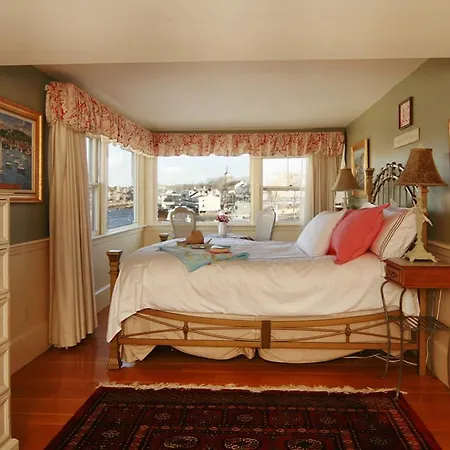 Beach & King Street Inn-2
