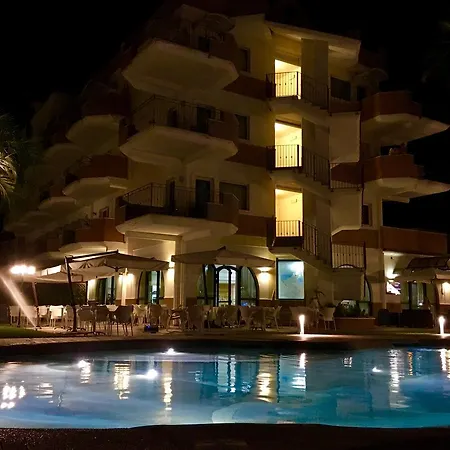 Almaluna Hotel & Resort-3