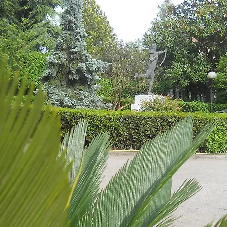 Hotel Diana-2