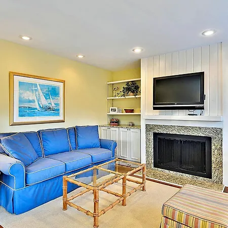 4585 Parkside Villa-3