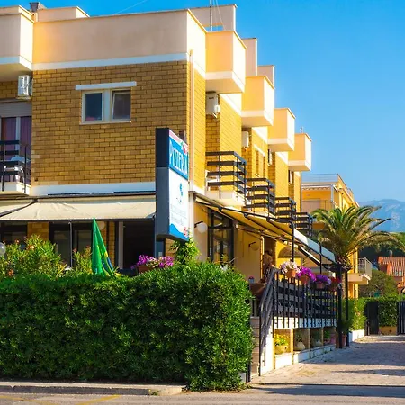 Piccolo Hotel-2