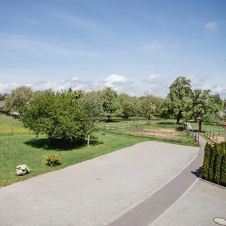 Hirsch 1783 Hotel Landhaus-3