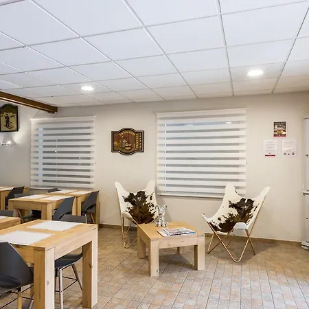 Fasthotel Thones-3