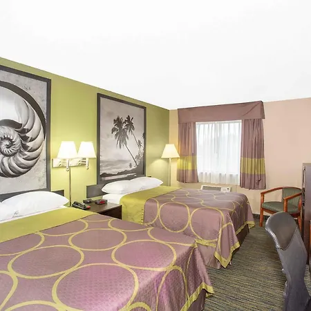 Super 8 By Wyndham Panama City-3