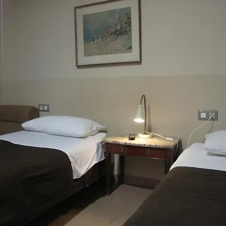 Hostal Lk Barcelona-2