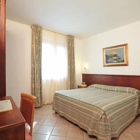 Tris Hotel-2