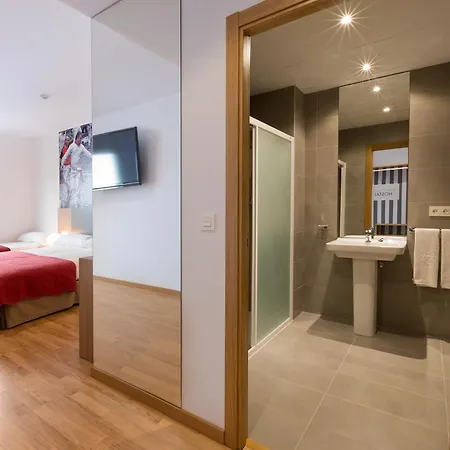 Iraipe Pamplona Hostal Auto Check-In-3