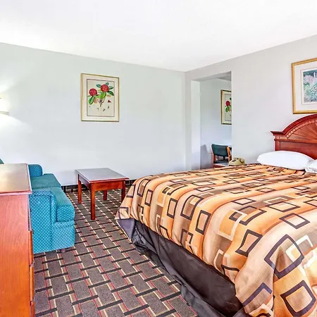 Adrian Inn-2
