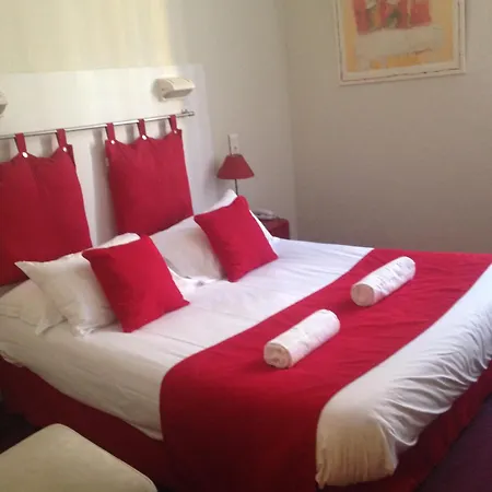 Hotel Cote Patio-3