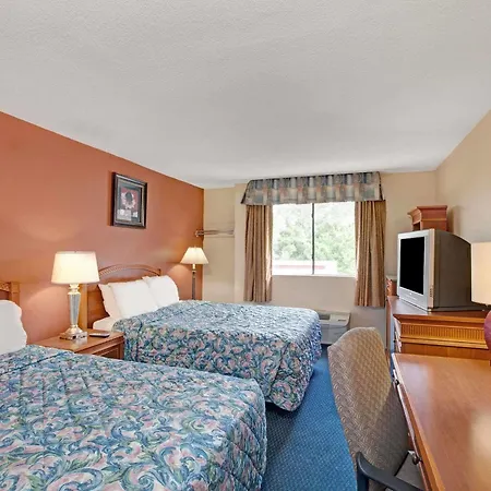 Monte Carlo Inn-3