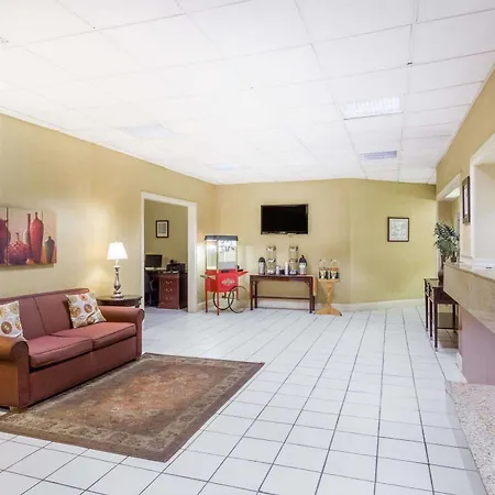 Days Inn By Wyndham Blacksburg Conference Center-2