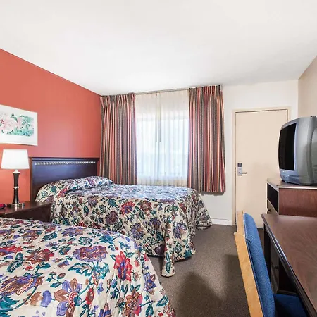 Budget Inn/ Natick-2
