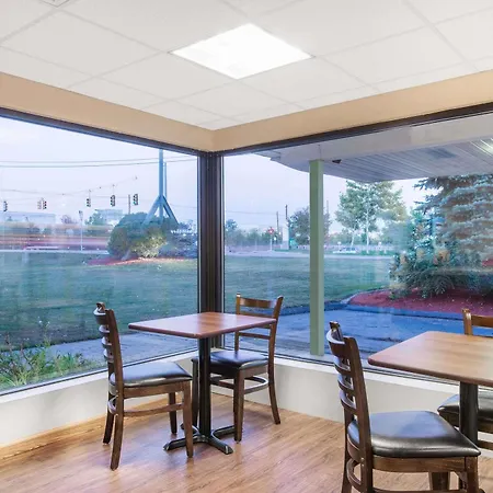 Budget Inn/ Natick-3