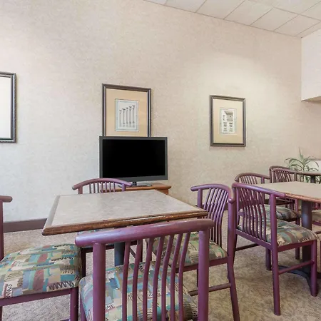Days Inn By Wyndham Athens-2