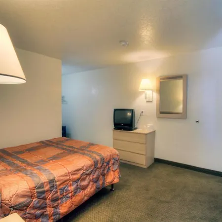Rodeway Inn-2