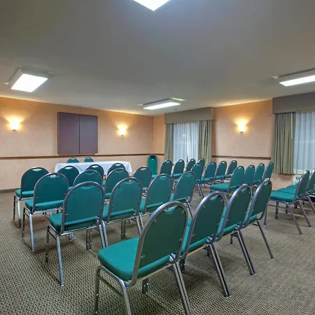 Country Inn & Suites By Radisson, Waterloo, Ia-3