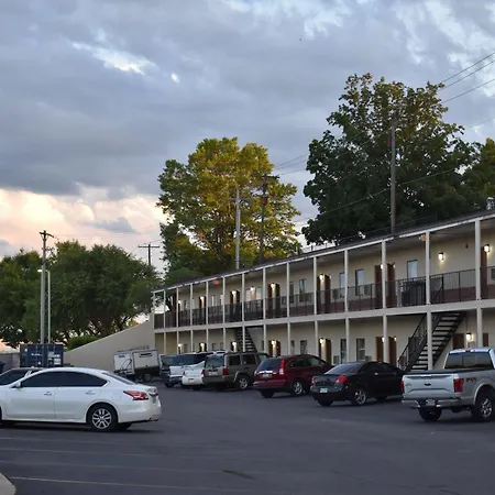 Town House Inn Cape Girardeau-3