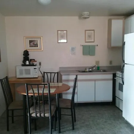 Bishop Village Motel-3