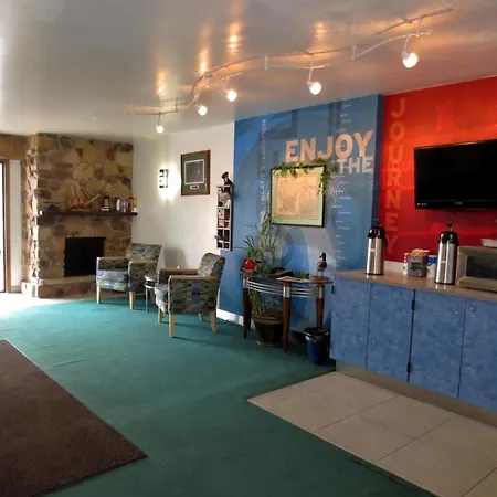 Country Hearth Inn Iron Mountain-2