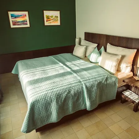 Lindenhof Hotel Tepe-2