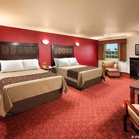 Studio Inn & Suites At Promenade Downey-3