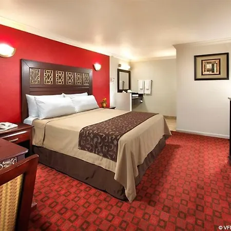 Studio Inn & Suites At Promenade Downey-2