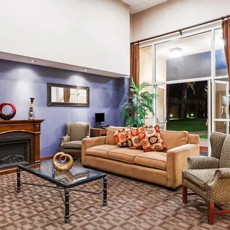 Days Inn By Wyndham Bakersfield-3