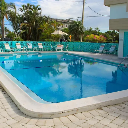 Carousel Beach Inn-2