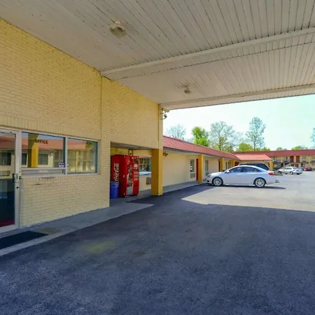 Econo Lodge Inn & Suites Carbondale-3