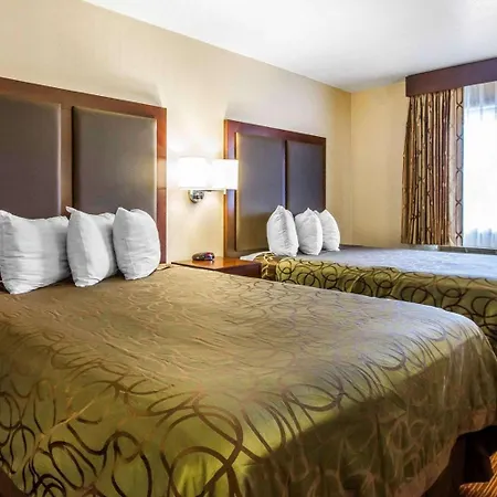 Econo Lodge University-3