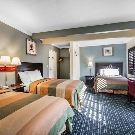 Rodeway Inn Hollywood-3