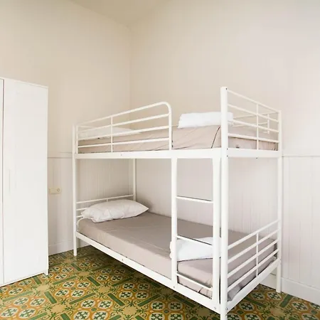 Moll House, The Hostel-2