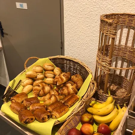 Hôtel du stade ex Kyriad Direct Lille Est Stade Pierre Mauroy-2