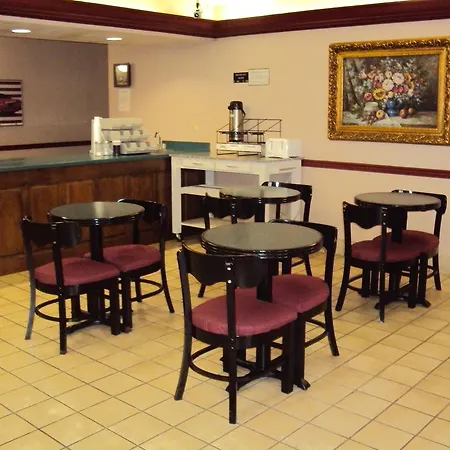 Country Hearth Inn - Bowling Green-3