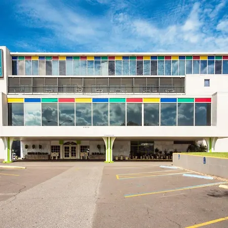 Quality Inn & Suites Conference Center-3