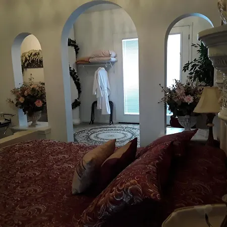 Lions Gate Manor-3