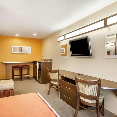 Microtel Inn & Suites By Wyndham Verona-3