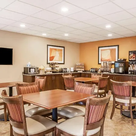 Microtel Inn & Suites By Wyndham Verona-2