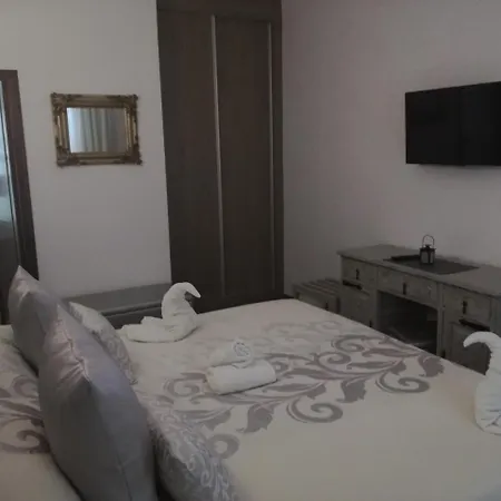 Boutique Hostal Mistral-3