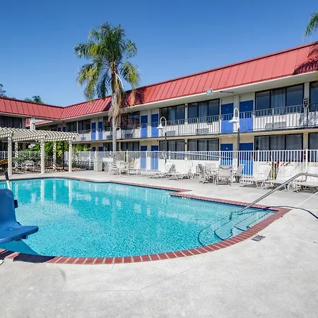 Econo Lodge Palm Harbor - Clearwater-3