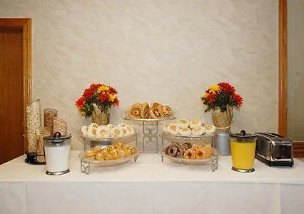 Rodeway Inn-3