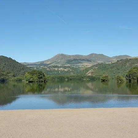 Hôtel Domaine du Lac Chambon-2